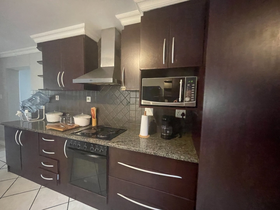 3 Bedroom Property for Sale in Sunnyridge Eastern Cape